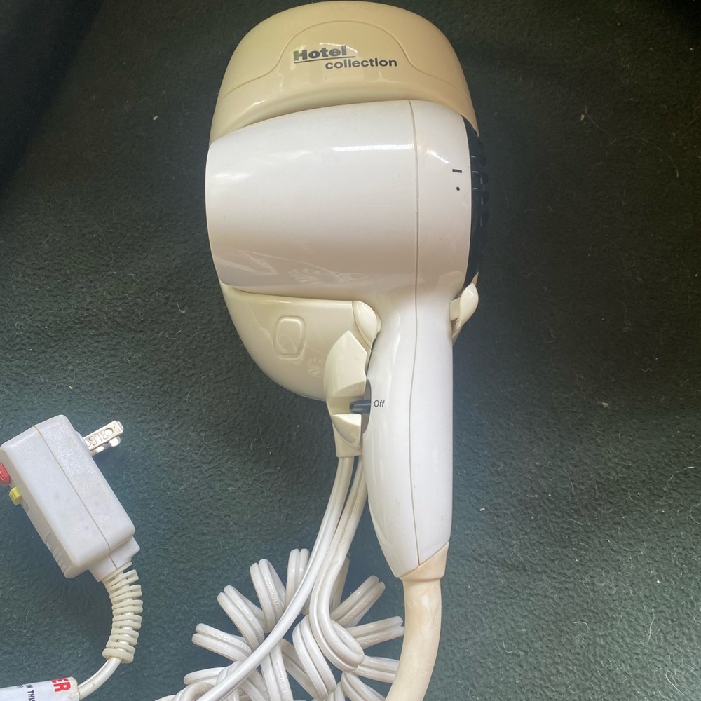 Wall mount hair dryer - Picture 4 of 5